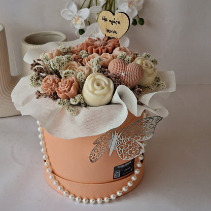 Saiz M Box flowers candles